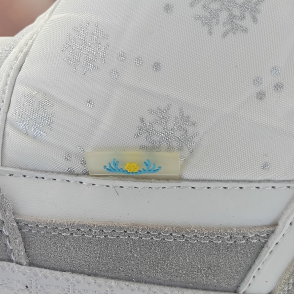 Cozy White Snowflake Winter Boots - Picture 6 of 6